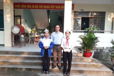 Khen thưởng học sinh đạt giải cuộc thi Tìm hiểu ATGT-Cho nụ cười ngày mai cấp Quốc gia và cuộc thi chọn học sinh giỏi lớp 9 cấp tỉnh năm học 2022-2023